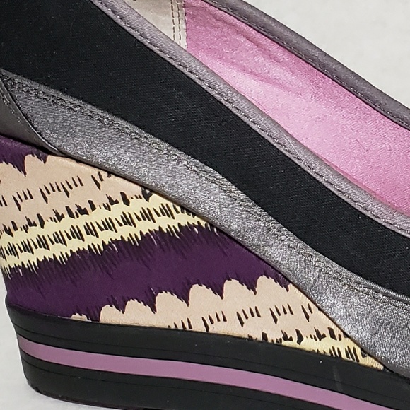 Nanette Lepore Keds wedge shoes. - Picture 6 of 6